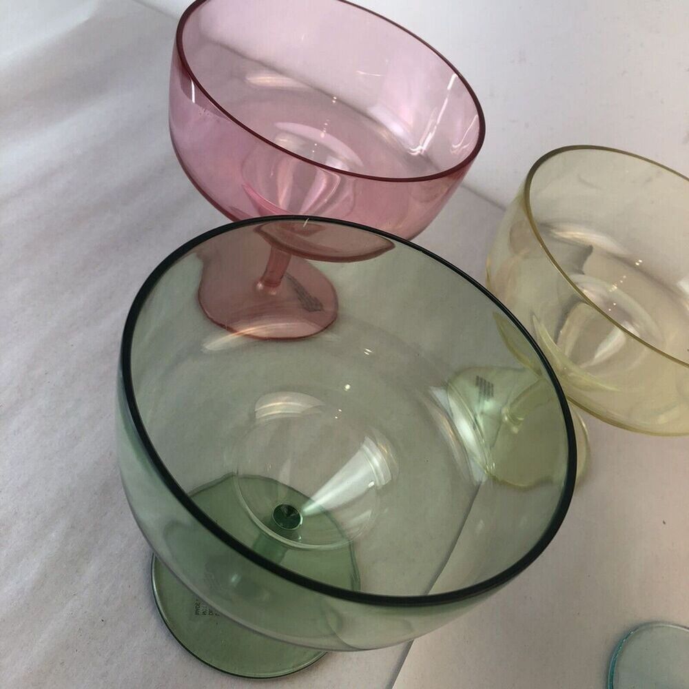BUNDLE OF 4Plastic Cups New! 🍨🍸🥂 - Picture 7 of 9